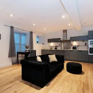 Apartment One Of A Kind Historic 3 Bedroom, Aberdeen