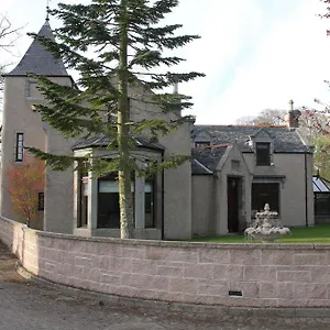 Holiday home Amazing 4 Bed Scottish Baronial Style House, Westhill